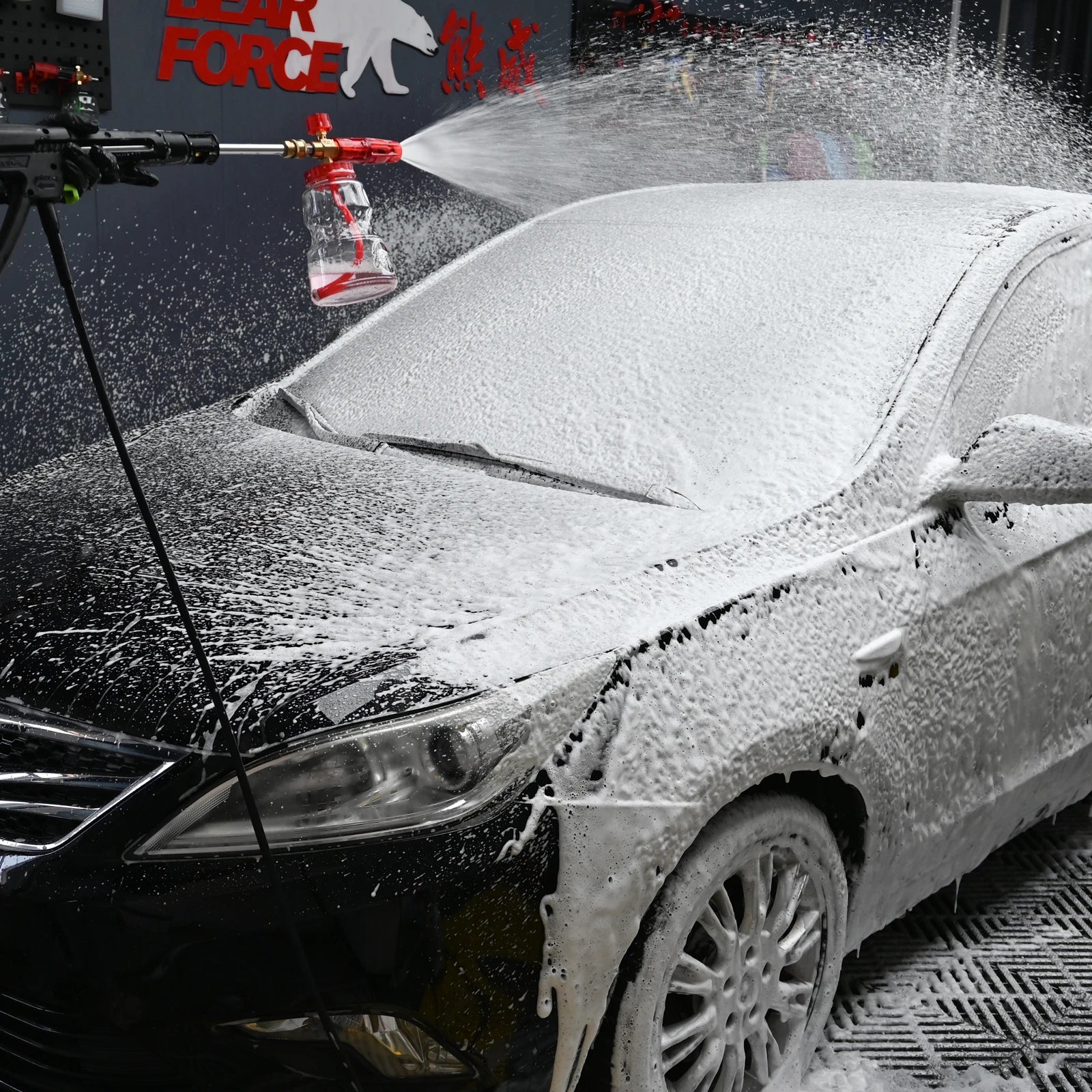 Foaming sprayer car wash