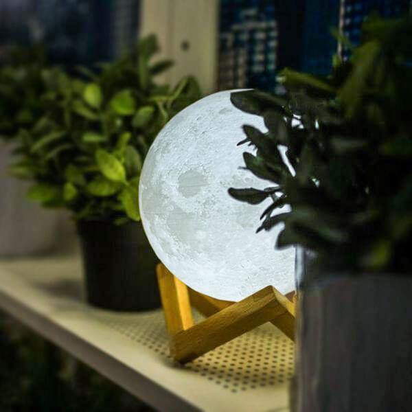Lua Luminária 3D (com Stand em Madeira) - A.S Foco