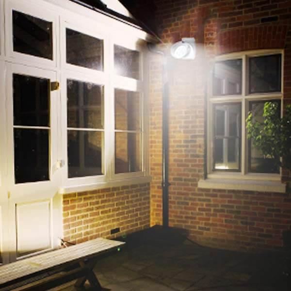 Luz Externa Sem Fio com Sensor de Movimento - É Só Grudar na Parede e Pronto! - A.S Foco