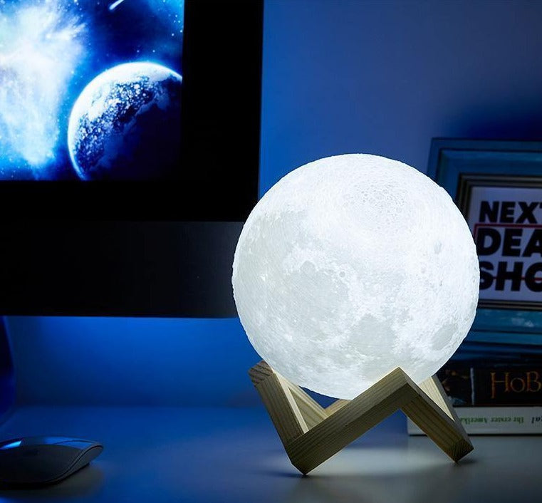 Lua Luminária 3D (com Stand em Madeira) - A.S Foco